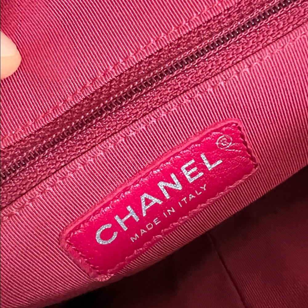 Authentic CHANEL CC Gabrielle Chain Shoulder BagCalfskin Leather - Picture 16 of 17